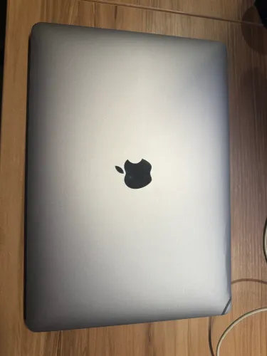 Apple MacBook Pro M2 2022