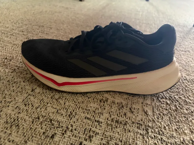 Tênis Adidas Response