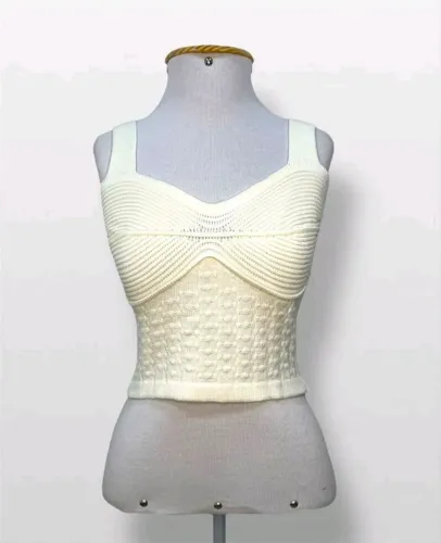 Cropped de alcinha tricô 