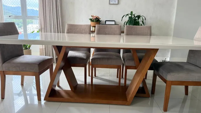 Mesa de jantar 8 lugares