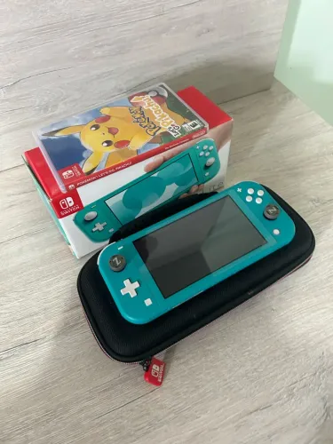 Nintendo Switch Lite 32gb + cartão 128gb + case importada + Pokemon lets go Pikachu