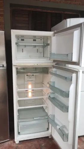 VENDE-SE GELADEIRA BRASTEMP DUPLEX FROST FREE EXCELENTE ESTADO SEM FERRUGENS