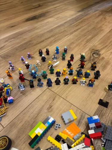 Lego, milhares de peças de Lego