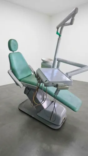 VENDO CADEIRA ODONTOLÓGICA COMPLETA