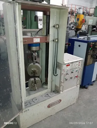 *VENDO MÁQUINA PARA TESTAR A RESISTÊNCIA DO MATERIAL *