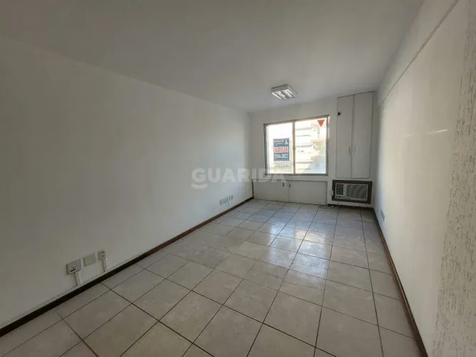 Sala comercial de 35m² de área útil no bairro Cidade Baixa!
