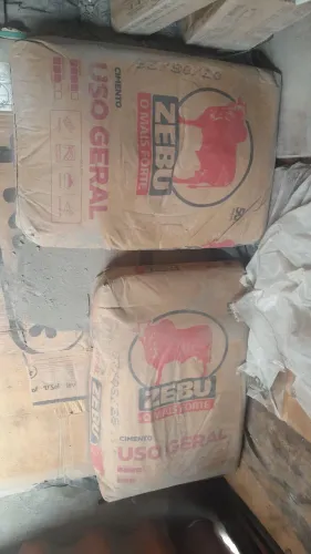 Vendo 2 sacos de cimento ZEBU 95 os 2 retirar na pero vaz