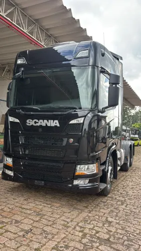 R540 6x4 suspensao molas