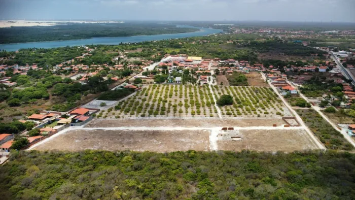 TERRENOS NA BARRA EM FORTIM - CE
