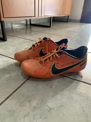 Chuteira Nike mercurial 41