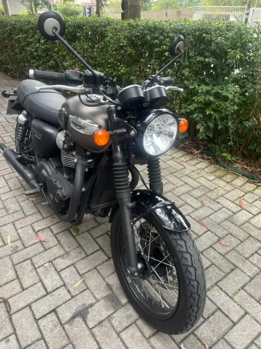 TRIUMPH BONNEVILLE T100 BLACK 2021/2021 COM REVISÃO COMPLETA