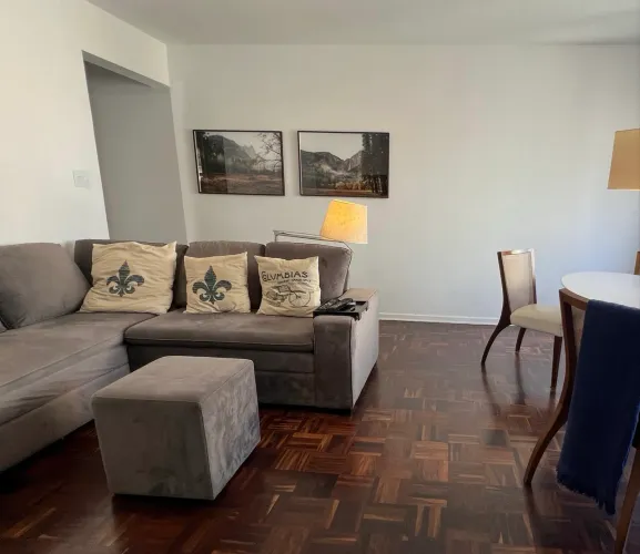 Sofá de canto Chaise Longue Estofado em suede cinza como novo !