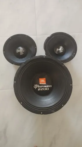 Vende se grave de 15 e 2 médio de 10 350rms