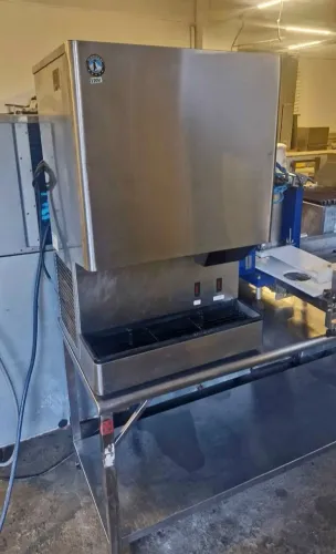 Máquina de gelo com dispensador 280 kg  