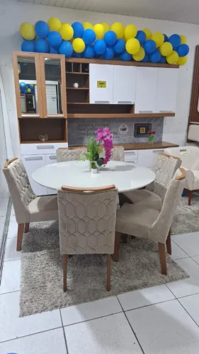 SALA DE JANTAR MESA COM TAMPO EM VIDRO REDONDO E 6 CADEIRAS