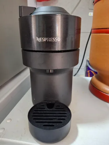 Cafeteira Nespresso Vertuo Pop na garantia até novembro 2026