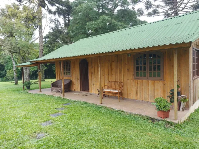 Alugo chácara com casa rústica em Campina grande do Sul 