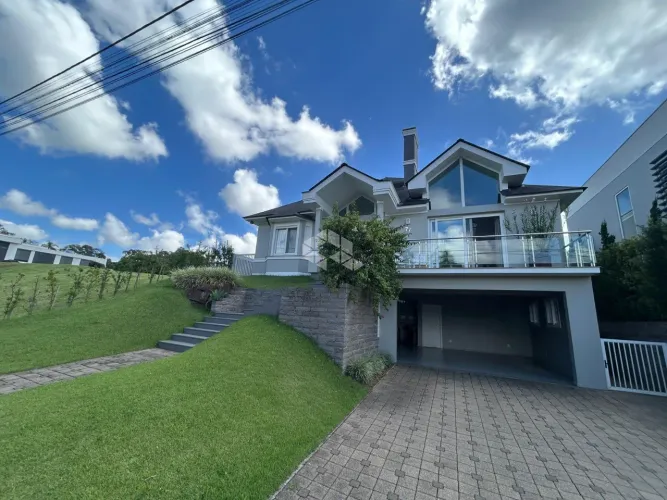 Casa de 5 dormitórios no Condomínio Reserva dos Pássaros!