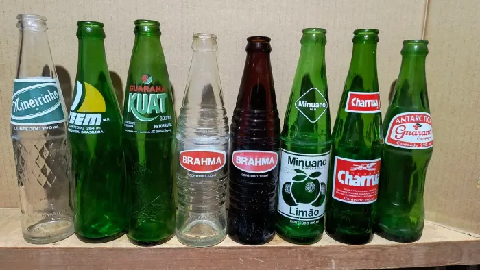 Garrafas diversas antigas marcas