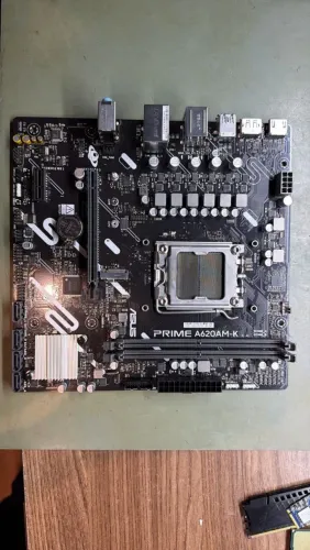 Placa mãe AM5 ( retirada de peça ou reparo )