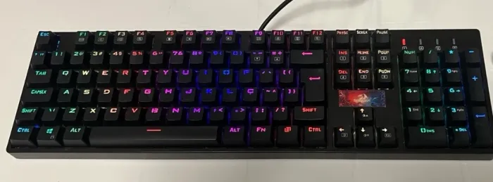 Teclado Mecânico Redragon Surara Pro K582 RGB ABNT2