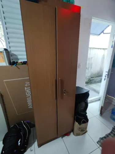 guarda roupa (armário) usado 100 reais pra sair rápido. Estou de mudança!