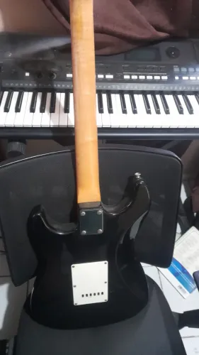 Guitarra (Usada)