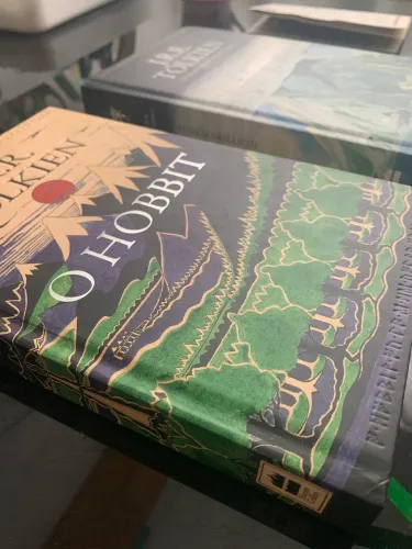 Livro O Hobbit e o Silmarillion