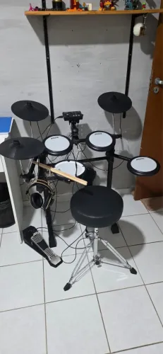 Vendo bateria muito pouco usada