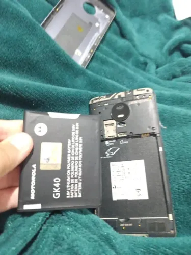 Motorola GK40, ele parece ser um Moto G4