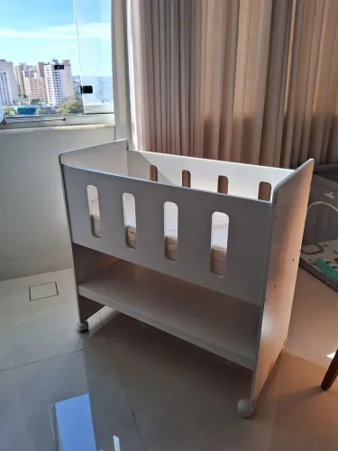Mini berço com colchão novo e mosqueteiro