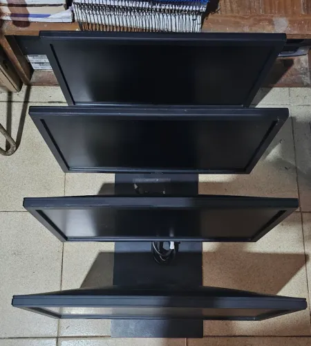 4 monitores dell 19 polegadas juntos por 599,99