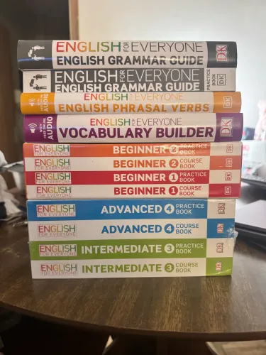 Vendo conjunto English for Everyone, da editora DK, com 12 livros.