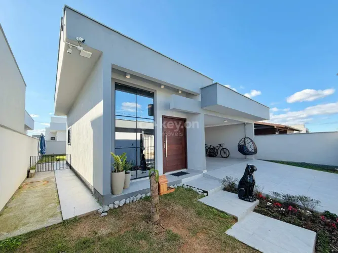 Casa Residencial 3 Quartos (1 Suíte) | 2 Vagas | Tubarão/SC