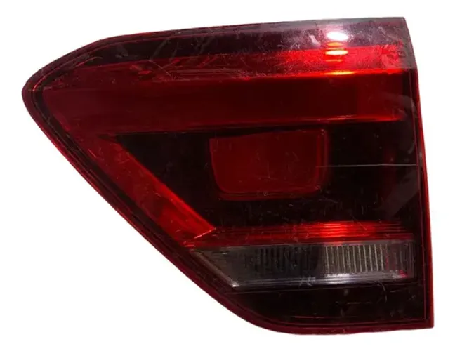 Lanterna Direita Tampa Traseira Fox 2015 2016 2017 2018 2020 Direito/passageiro Vermelho