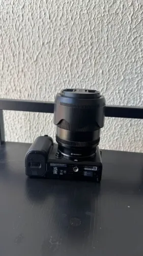 SONY ZVE10 + LENTE 35mm VILTROX