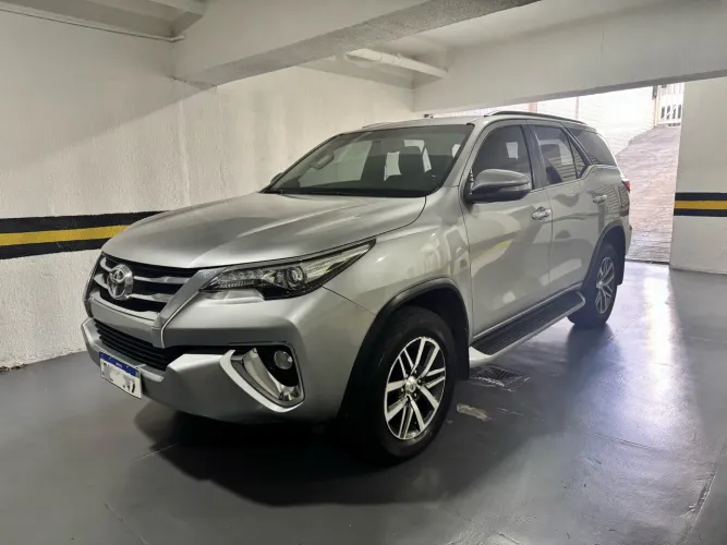 Toyota Hilux SW4 SRX 4X4 2.8 TDI 16V Dies. Aut. 2016