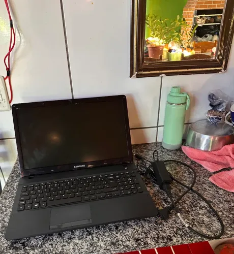Notebook Samsung 916 gb Intel Core i3-5005U, 4 ram