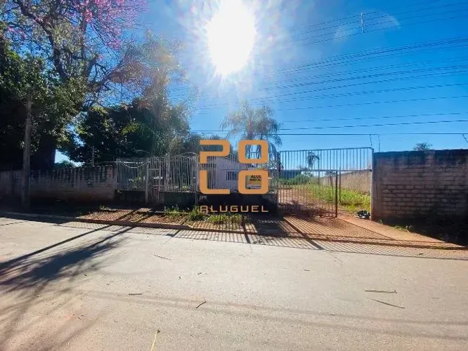 Casa comercial para alugar no setor Chácaras Retiro em Goiânia - Go
