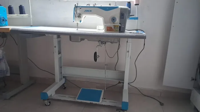 Maquina reta F4 Jack