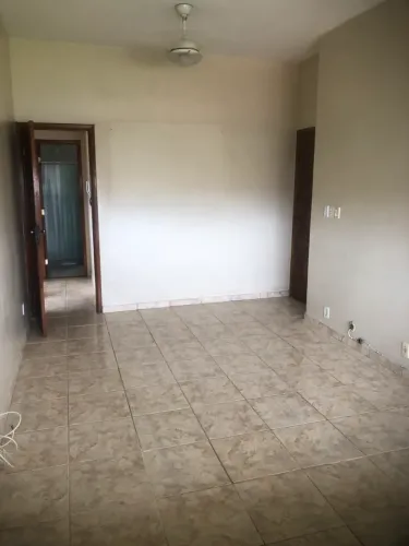 Imóvel para aluguel possui 70 metros quadrados com 2 quartos em Vila da Penha - Rio de Jan