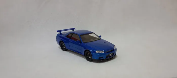 Nissan GT-R R34 em metal  coleção 