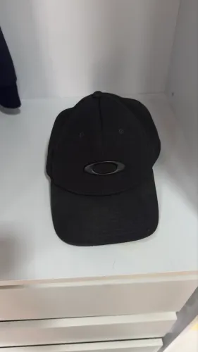 Oakley tincan