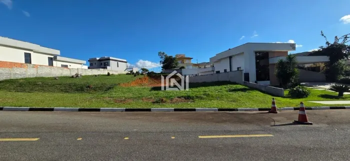 Terreno à venda no condomínio Paysage Bella Vitta
