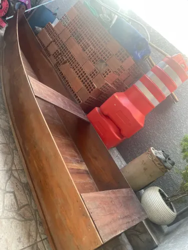 Canoa de Madeira - Ótimo Estado