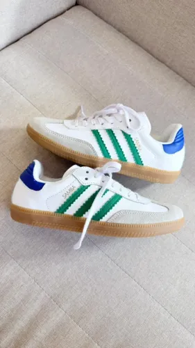 Tênis Adidas Samba OG Couro Legítimo Feminino Branco/Verde/Azul - Disponível 34 ao 39