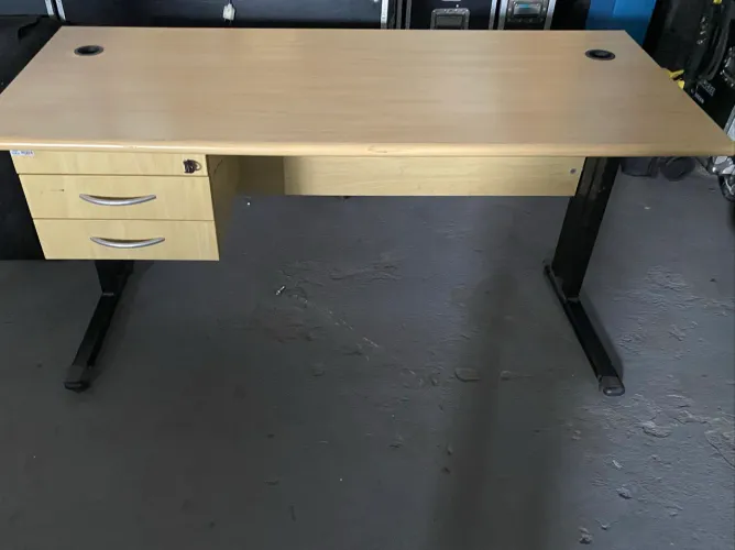 Vendo mesa de escritório