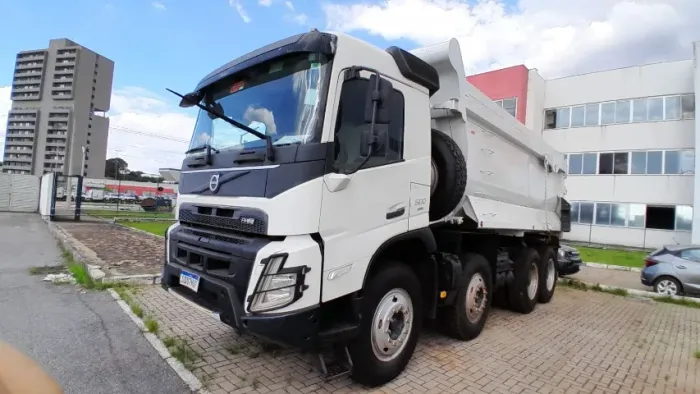 Volvo FMX 500 8x4 basculante Rosseti meia cana 20M ano 2022