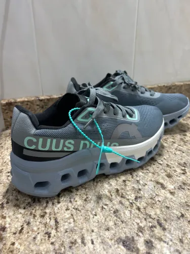 Tênis masculino corrida novo 