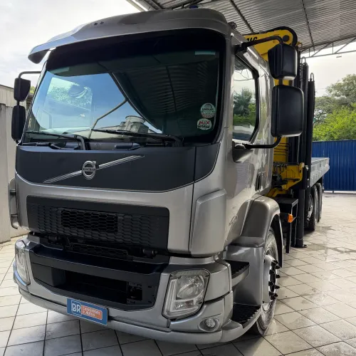 Volvo VM 270 2014 trucado Munck 62.5 toneladas